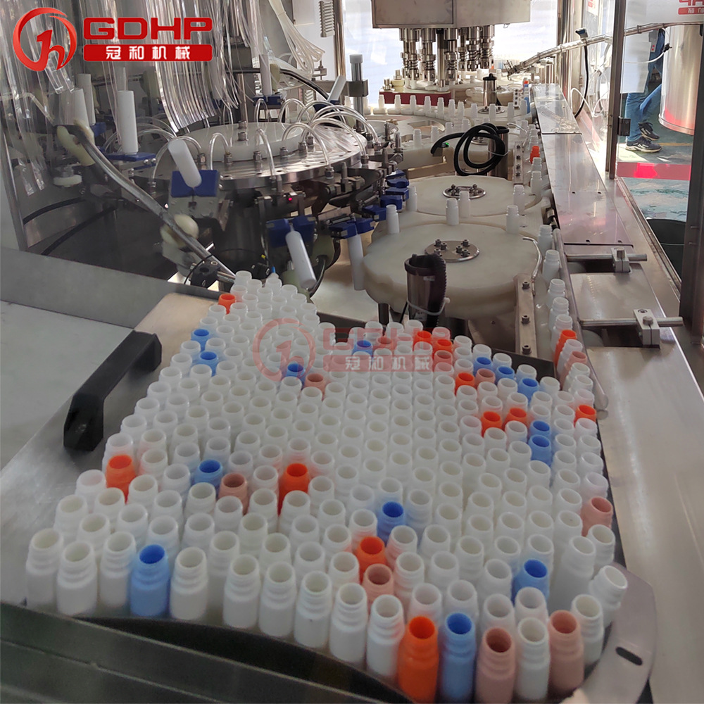 口服液高速灌装旋盖生产线-18